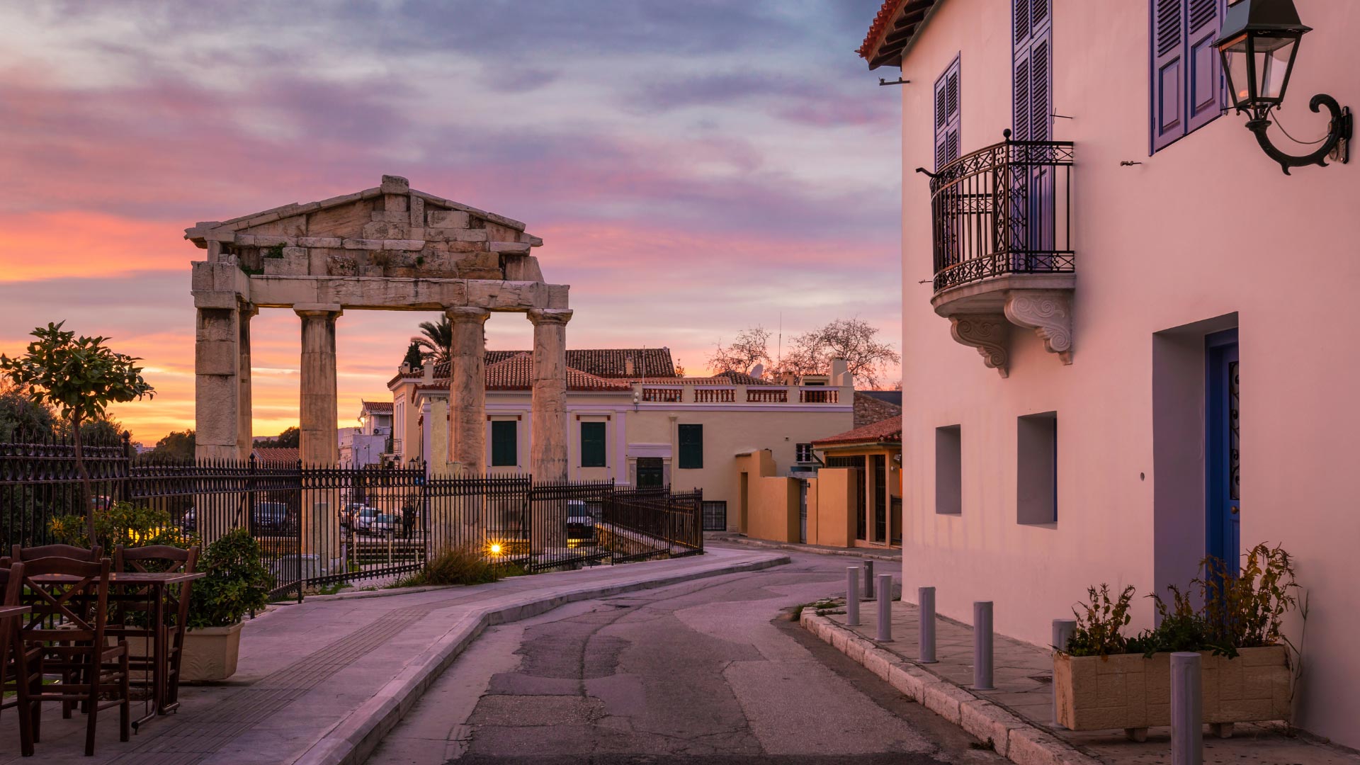 The hotel’s location & why it benefits the guest