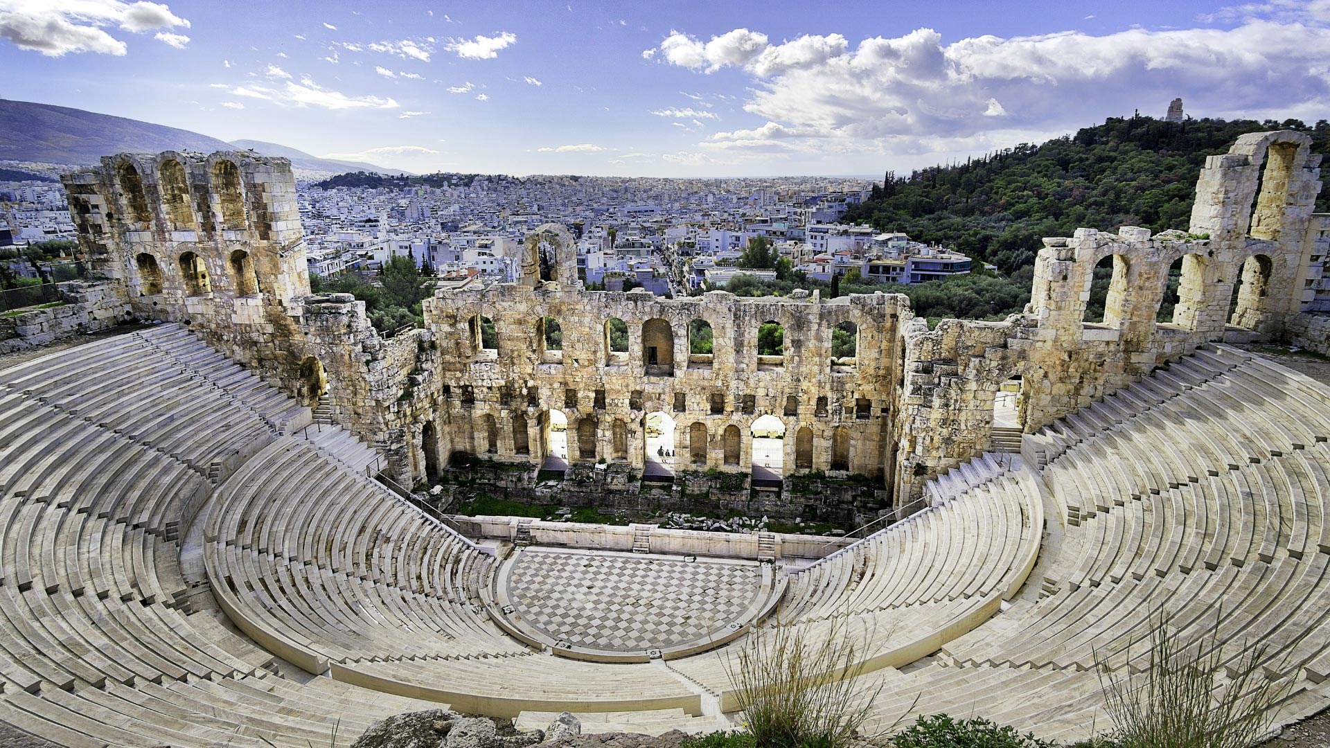 The hotel’s location & why it benefits the guest